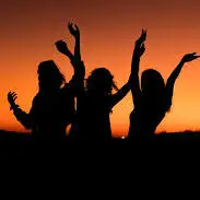 4 friends group dp girl